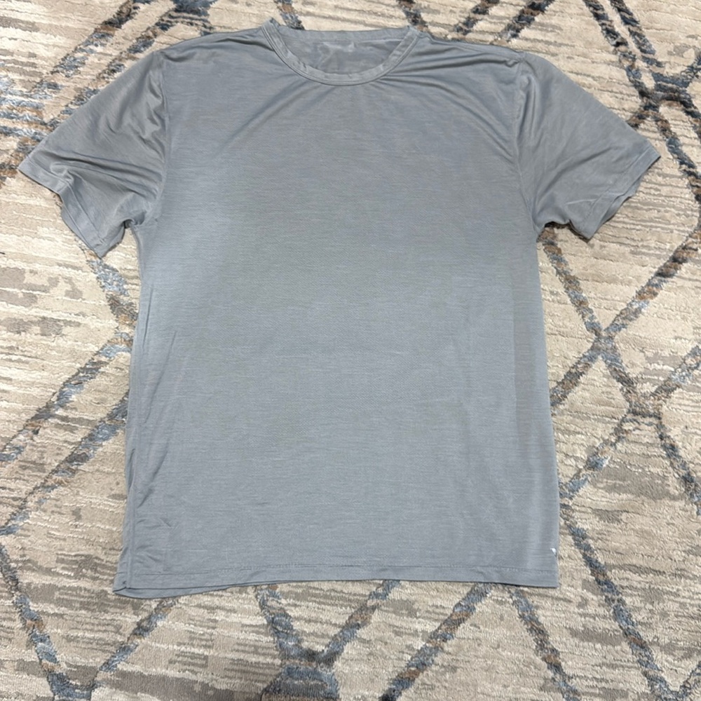 Vuori zephyr t shirt size L